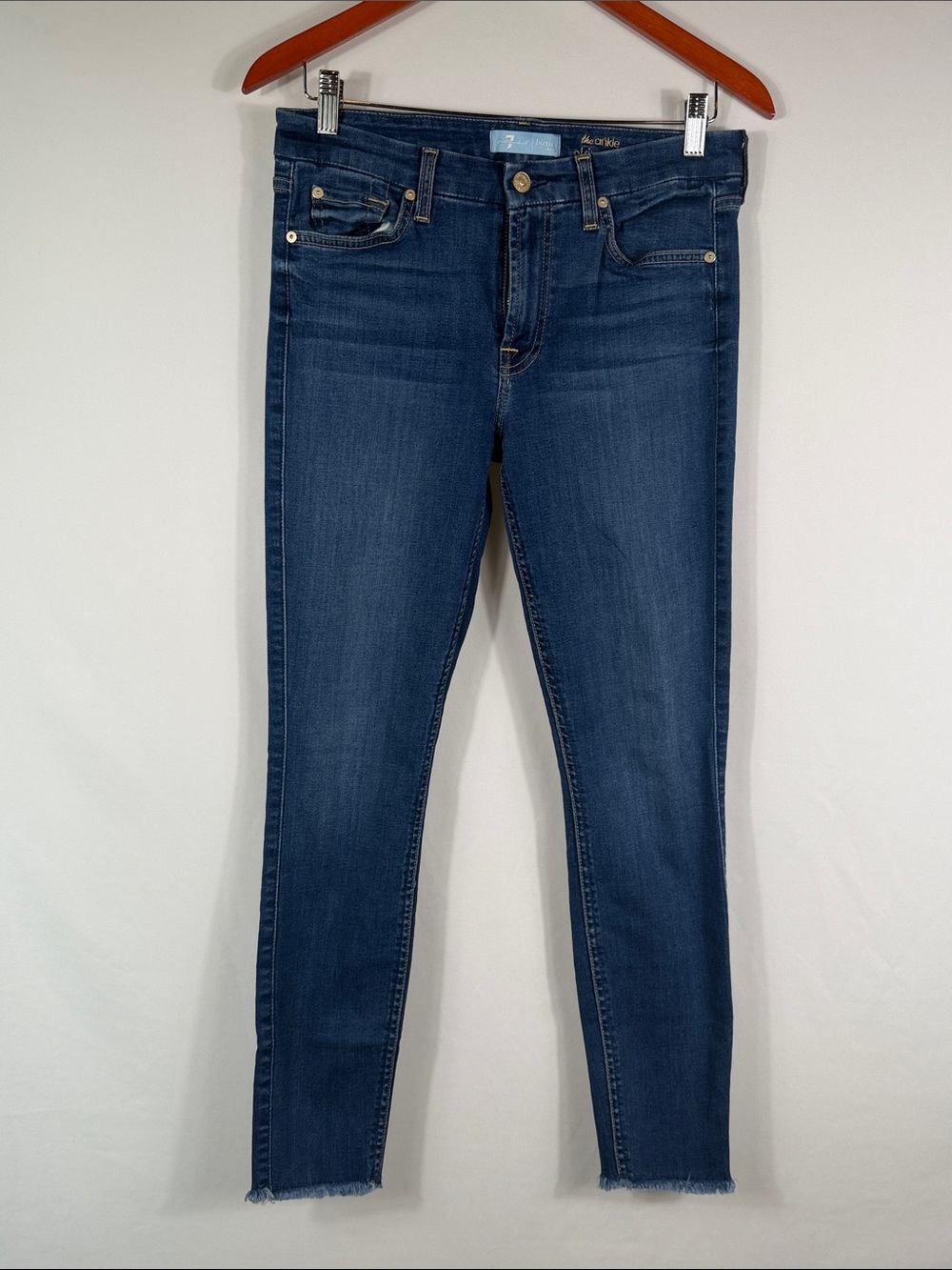 7 For All Mankind The Ankle Skinny Jeans b(air) denim. womens Size 28. Soft